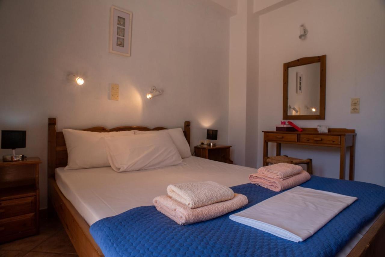 Villa Dina Apartments 阿尔米里达 外观 照片